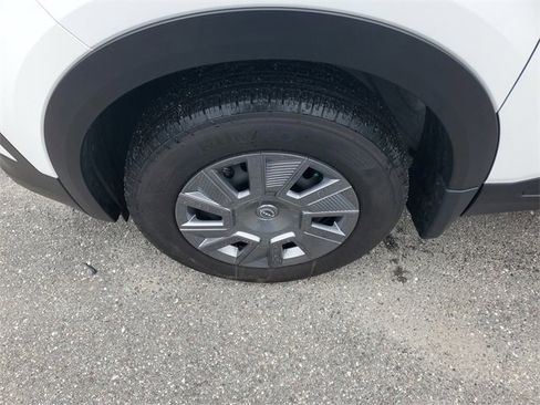 Used 2025 Nissan Kicks S image 5