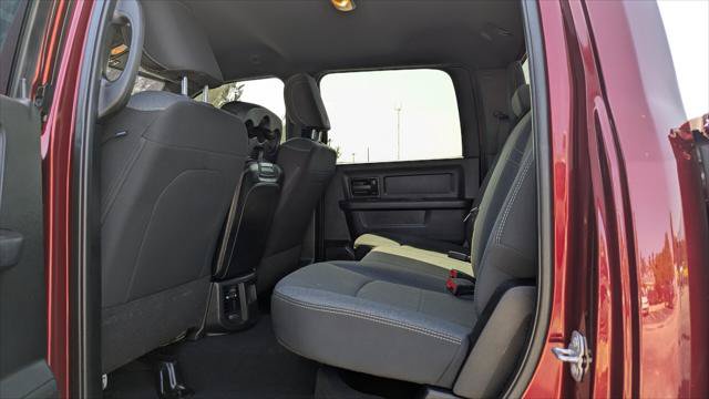 Used 2024 RAM 3500 Tradesman w/ Chrome Appearance Group AWD/4WD image 17
