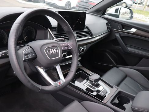 Used 2025 Audi Q5 e Premium Plus image 10