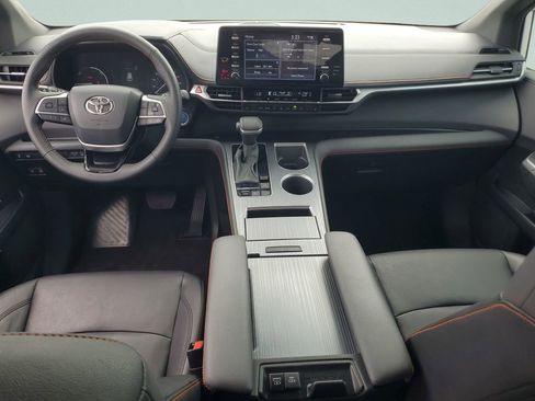 Certified 2023 Toyota Sienna XSE FWD image 11