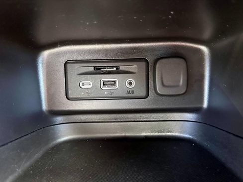 Used 2024 Chevrolet Equinox LT AWD/4WD image 25