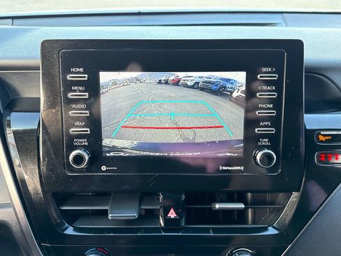 Used 2021 Toyota Camry SE image 22