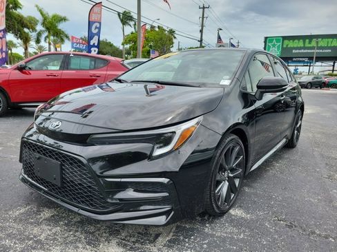 Used 2024 Toyota Corolla SE w/ SE Premium Package FWD image 3