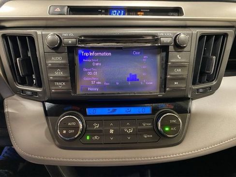 Used 2013 Toyota RAV4 XLE FWD image 17