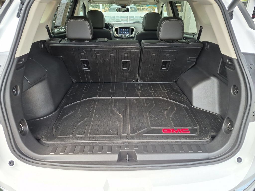 Used 2023 GMC Terrain Denali w/ LPO, Floor Liner Package AWD/4WD image 9