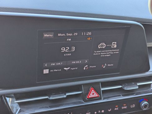 Used 2024 Kia Niro LX image 24