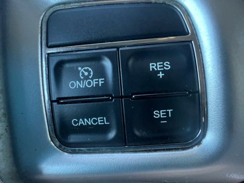 Used 2013 Dodge Journey SE image 19