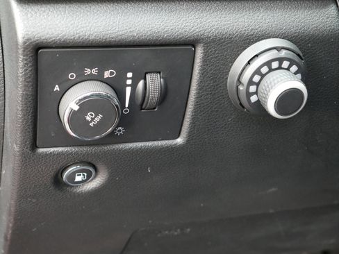 Used 2021 Jeep Grand Cherokee Limited w/ Trailer Tow Group IV image 6