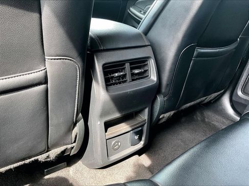 Used 2022 Ford Edge Titanium AWD/4WD image 31