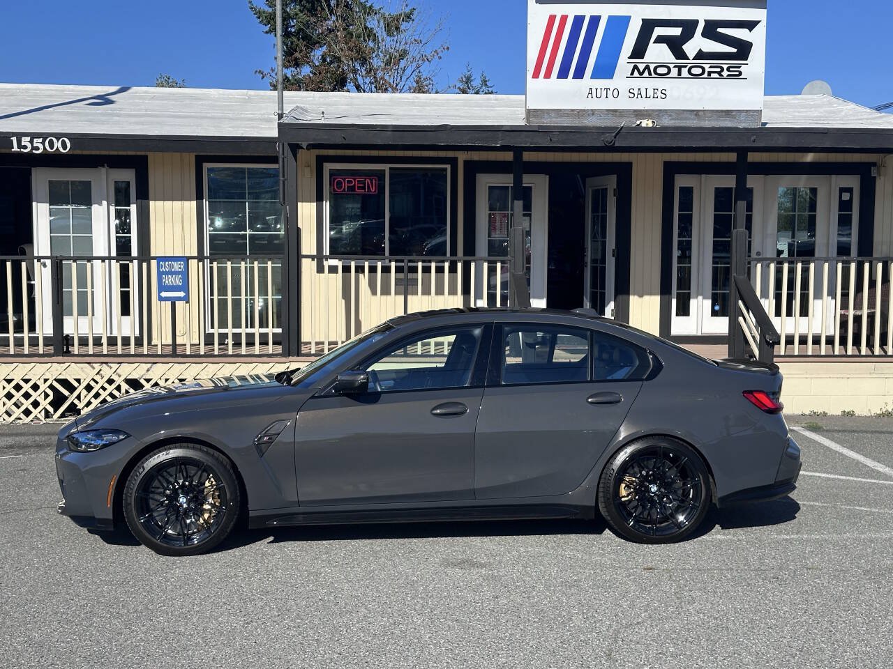 Used 2024 BMW M3 w/ M Carbon Exterior Package RWD image 3