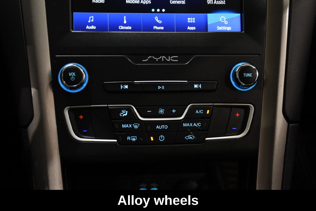 Used 2020 Ford Fusion SE FWD image 21