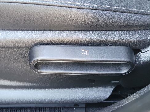 Used 2019 MINI Cooper S image 23