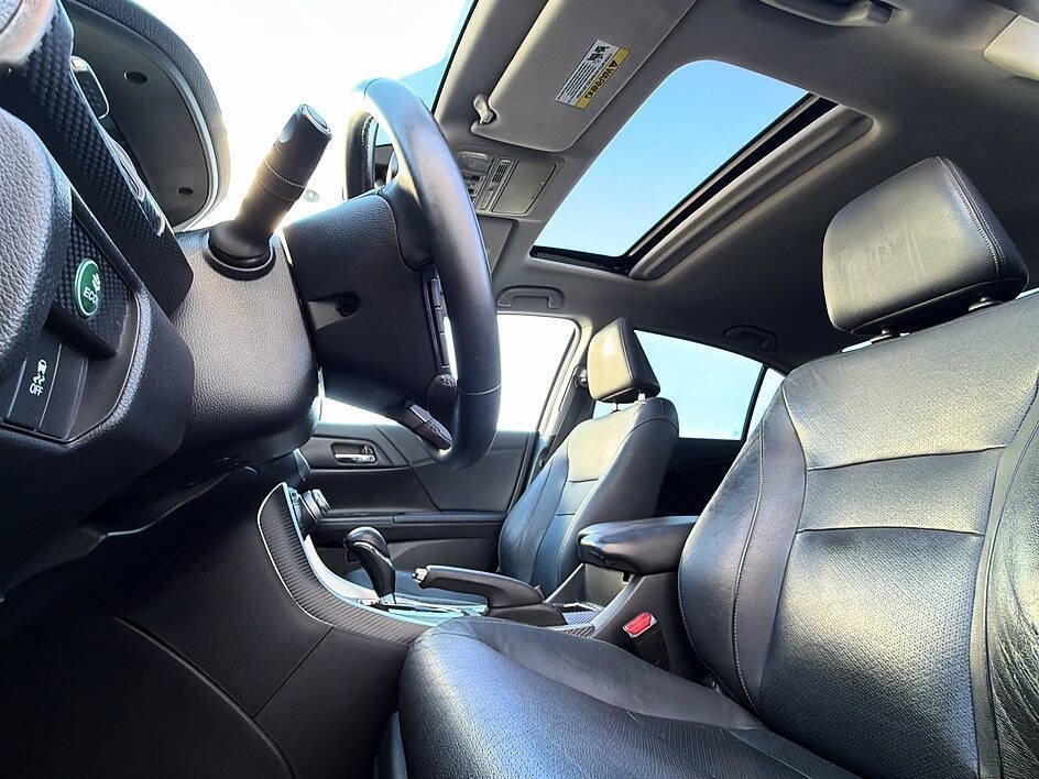 Used 2014 Honda Accord Touring image 5