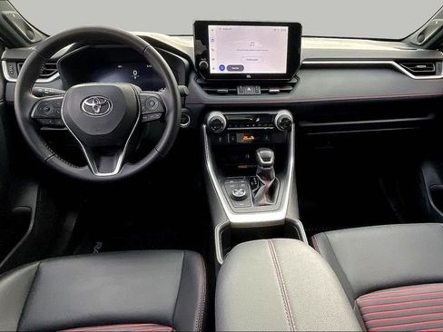 Used 2025 Toyota RAV4 XSE AWD/4WD image 7