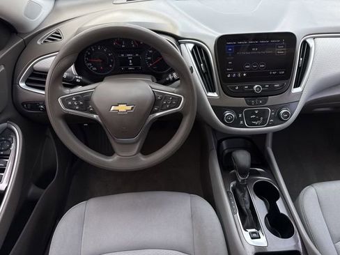 Used 2023 Chevrolet Malibu LS FWD image 11