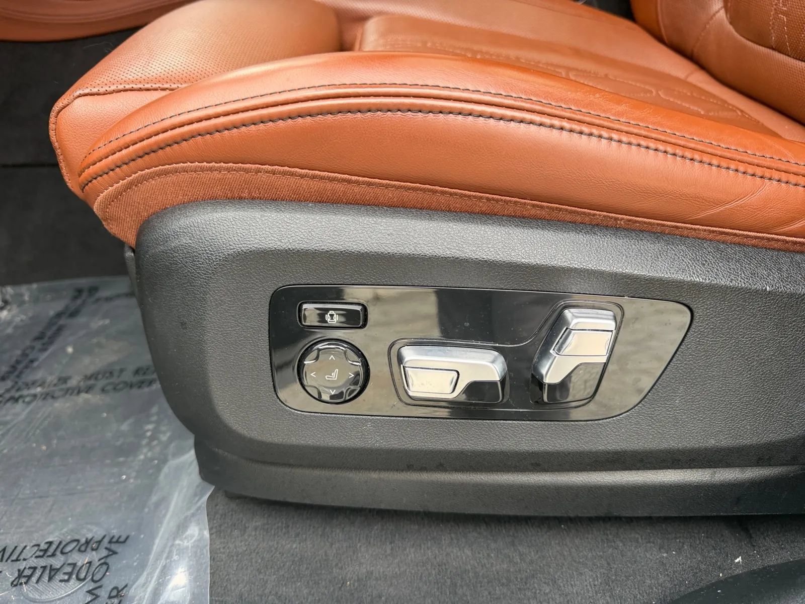Used 2023 BMW X7 M60i w/ Executive Package AWD/4WD image 17