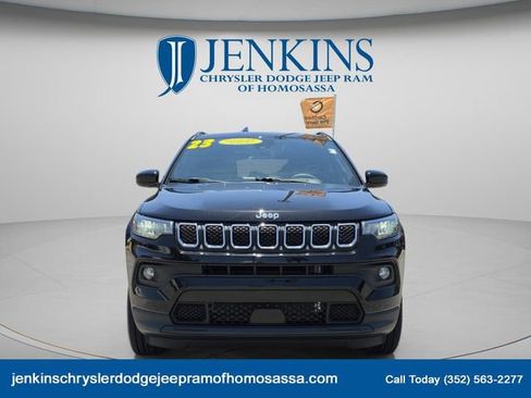 Certified 2023 Jeep Compass Latitude AWD/4WD image 12