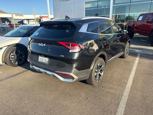 Used 2023 Kia Sportage EX AWD/4WD image 4