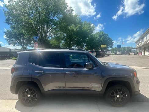 Used 2020 Jeep Renegade Latitude w/ Cold Weather Group AWD/4WD image 4