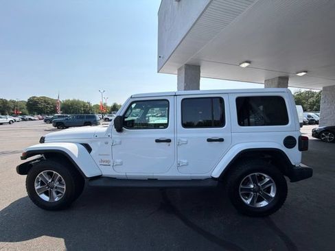 Used 2019 Jeep Wrangler Unlimited Sahara w/ Dual Top Group AWD/4WD image 9