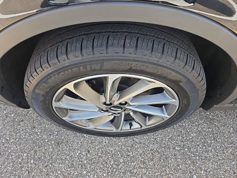 Used 2023 Lincoln Corsair AWD w/ Equipment Group 101A image 8