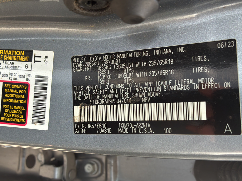 Used 2023 Toyota Highlander LE FWD image 28