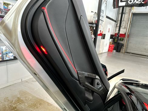 Used 2017 Lamborghini Aventador S image 25