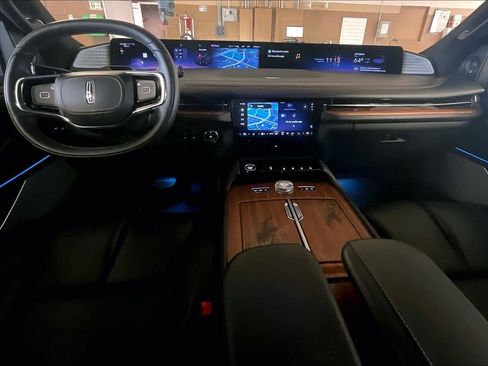 Used 2025 Lincoln Navigator Black Label AWD/4WD image 13