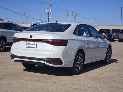 New 2026 Volkswagen Jetta SE image 4