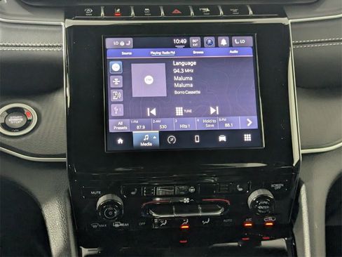 New 2025 Jeep Grand Cherokee Altitude image 20