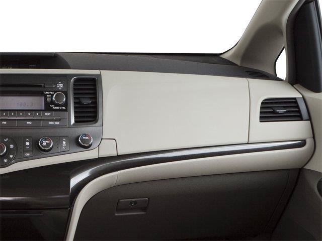 Used 2012 Toyota Sienna LE FWD image 27