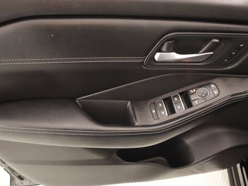 Used 2025 Nissan Rogue SL w/ SL Premium Package AWD/4WD image 17