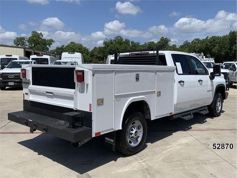 Used 2024 Chevrolet Silverado 2500 W/T w/ WT Convenience Package AWD/4WD image 2