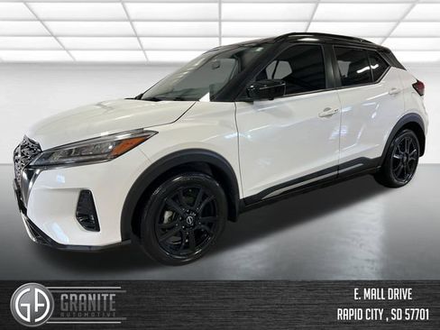 Used 2023 Nissan Kicks SR w/ SR Premium Package image 1