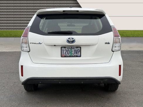 Used 2016 Toyota Prius V Three image 5