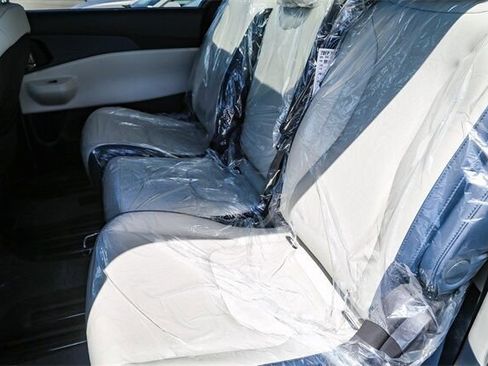 New 2026 Kia Carnival SX image 16