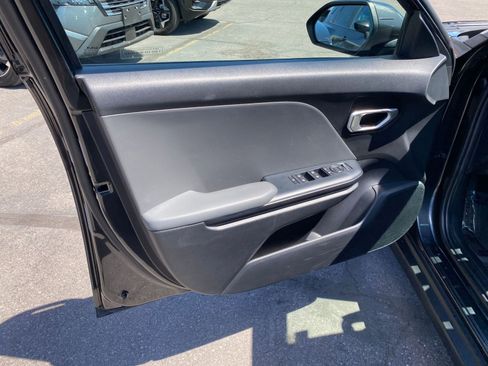 Used 2025 Kia K4 LXS image 18