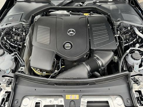 Used 2025 Mercedes-Benz C 300 4MATIC Sedan image 10