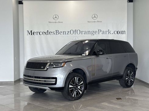 Used 2023 Land Rover Range Rover SE AWD/4WD image 1