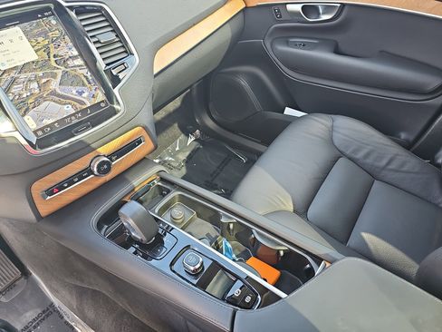 Used 2024 Volvo XC90 B6 Plus w/ Protection Package Premier image 26