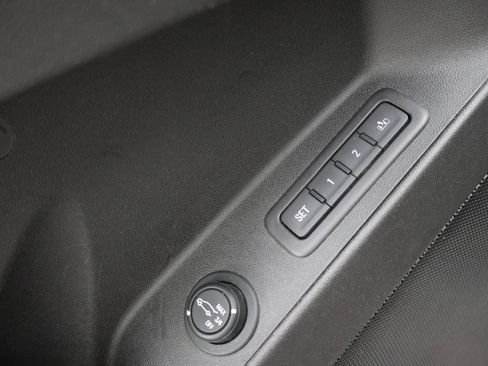 Used 2018 Chevrolet Equinox Premier AWD/4WD image 42