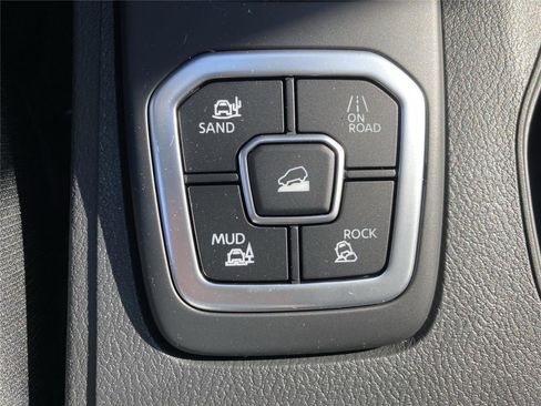 New 2026 Nissan Frontier PRO-4X w/ Pro-4x Convenience Package image 16