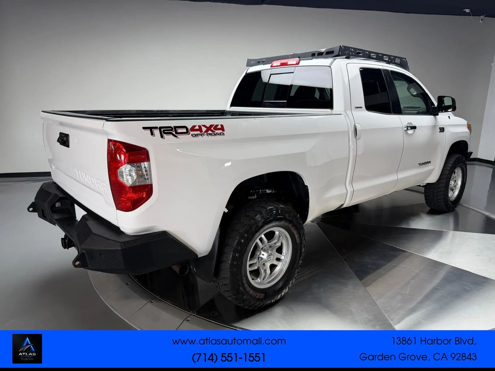 Used 2015 Toyota Tundra Limited w/ Limited Premium Package AWD/4WD image 2