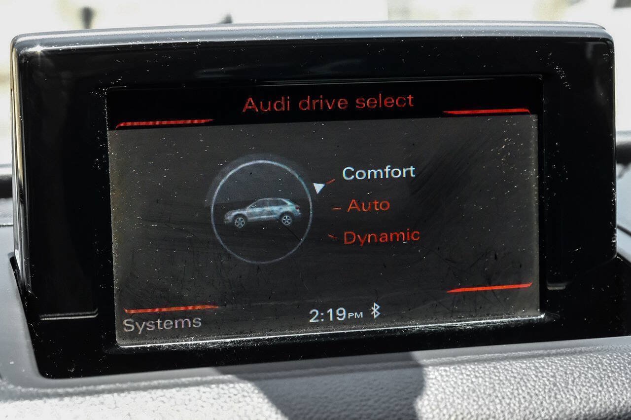 Used 2018 Audi Q3 2.0T Premium Plus w/ Premium Plus Package FWD image 39