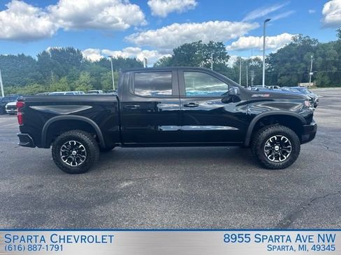 Used 2024 Chevrolet Silverado 1500 ZR2 w/ Technology Package AWD/4WD image 2