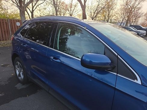 Used 2022 Ford Edge SEL w/ Convenience Package image 3