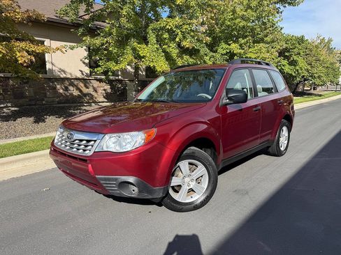 Used 2011 Subaru Forester 2.5X w/ Alloy Wheel Value Pkg AWD/4WD image 2