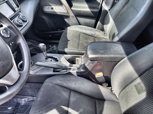 Used 2015 Toyota RAV4 LE AWD/4WD image 21