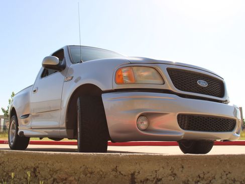 Used 2000 Ford F150 Lightning RWD image 22
