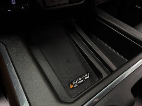 Used 2023 GMC Sierra 2500 SLT w/ SLT Preferred Package image 29